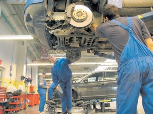 Nissan va rechema la service 841.000 de maşini
